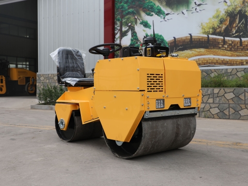 HR855 Road Roller